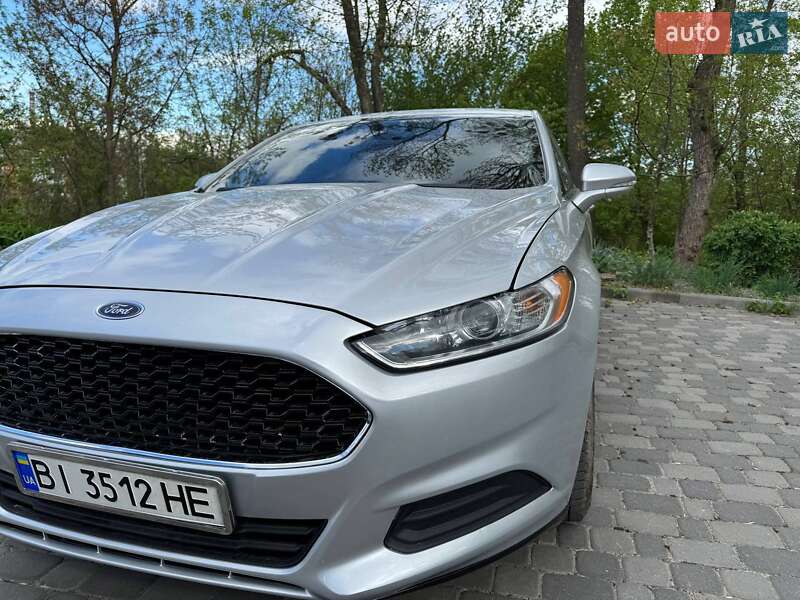 Седан Ford Fusion 2015 в Полтаві