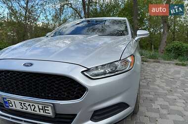 Седан Ford Fusion 2015 в 