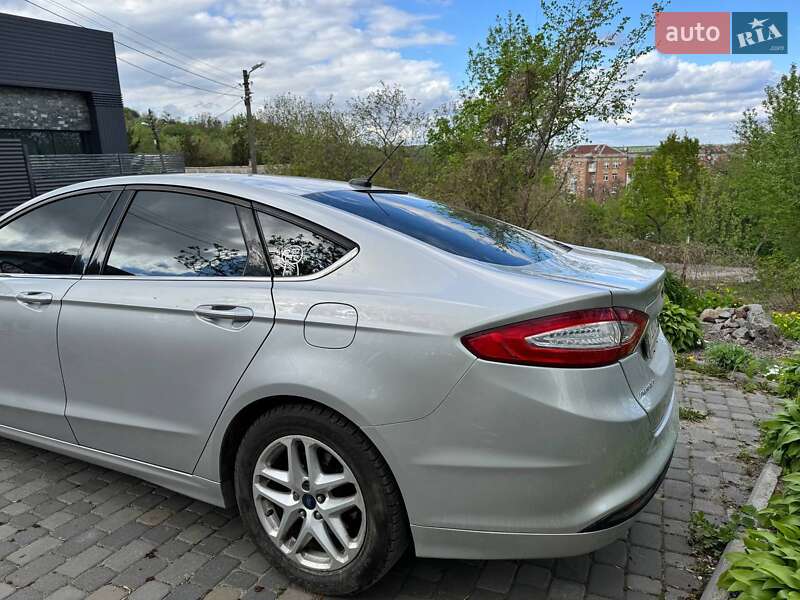 Седан Ford Fusion 2015 в Полтаві
