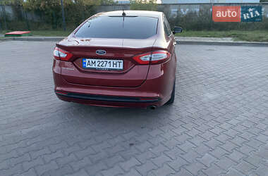 Седан Ford Fusion 2015 в 