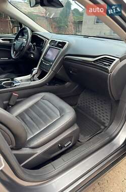Седан Ford Fusion 2012 в 