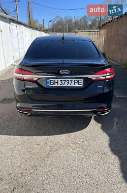 Седан Ford Fusion 2018 в 