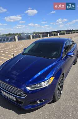 Седан Ford Fusion 2016 в 