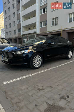 Седан Ford Fusion 2015 в 