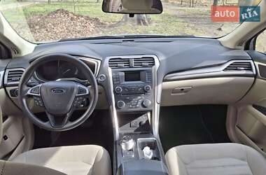 Седан Ford Fusion 2017 в 