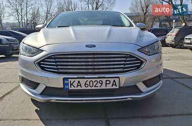 Седан Ford Fusion 2017 в 