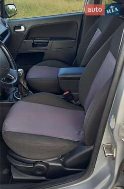 Хэтчбек Ford Fusion 2007 в 