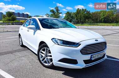 Седан Ford Fusion 2016 в 