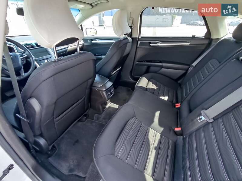 Седан Ford Fusion 2016 в Києві
