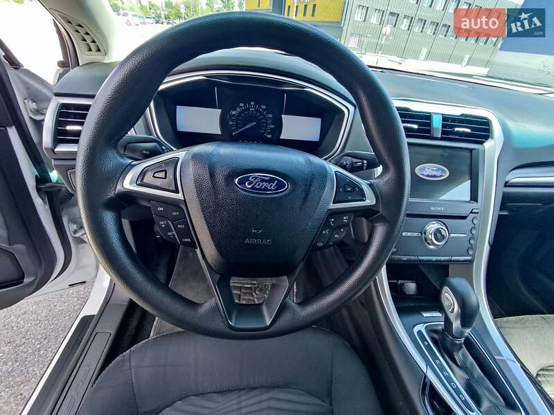 Седан Ford Fusion 2016 в Києві