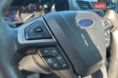 Седан Ford Fusion 2017 в 