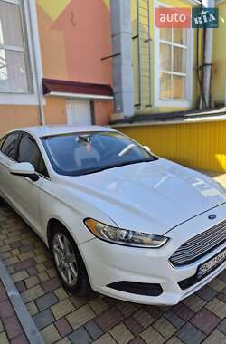 Седан Ford Fusion 2013 в 