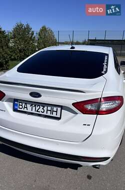Седан Ford Fusion 2015 в 