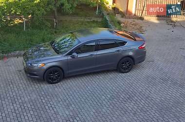 Седан Ford Fusion 2013 в 