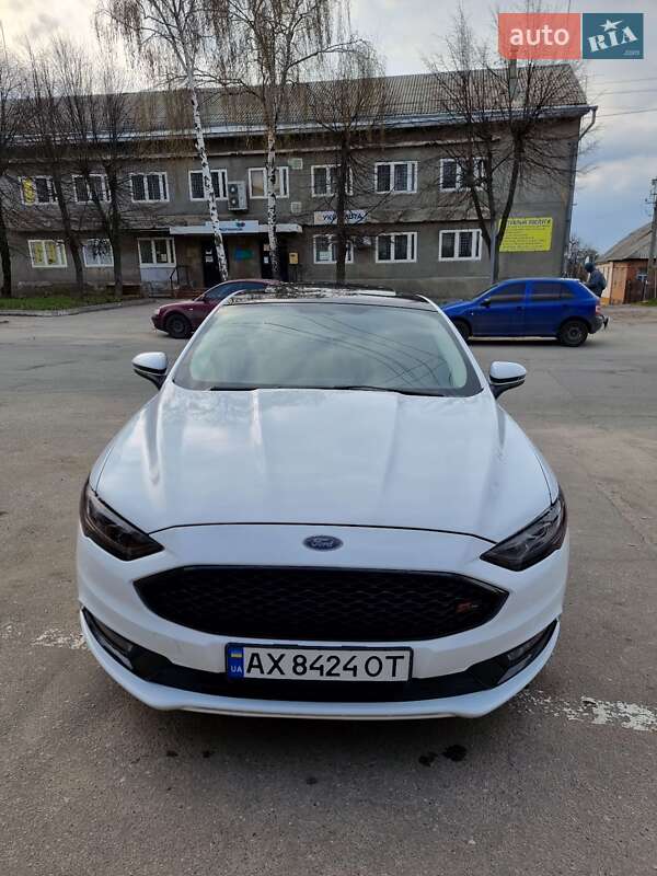 Седан Ford Fusion 2016 в Люботине