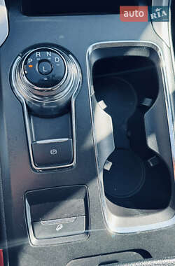 Седан Ford Fusion 2016 в 