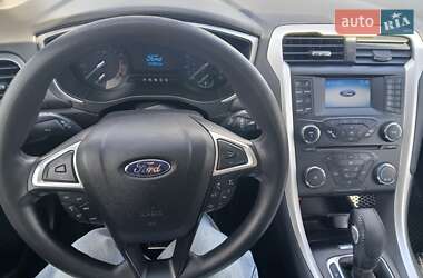Седан Ford Fusion 2013 в 
