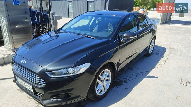 Седан Ford Fusion 2014 в 