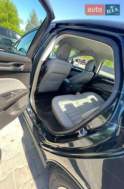 Седан Ford Fusion 2014 в 