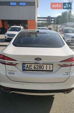 Седан Ford Fusion 2017 в 