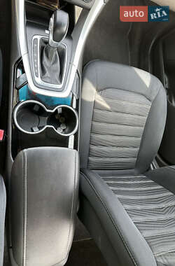 Седан Ford Fusion 2015 в 