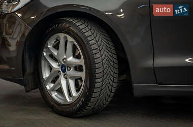 Седан Ford Fusion 2015 в 