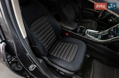 Седан Ford Fusion 2015 в 