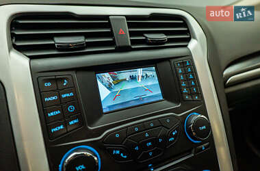 Седан Ford Fusion 2015 в 