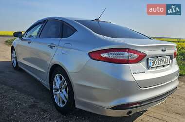 Седан Ford Fusion 2016 в 