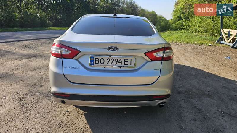 Седан Ford Fusion 2016 в Чорткове