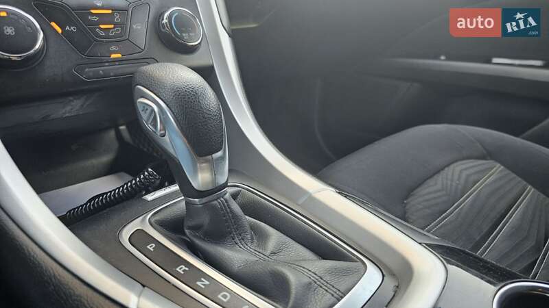Седан Ford Fusion 2016 в Чорткове
