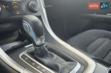 Седан Ford Fusion 2016 в 