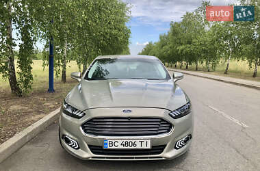 Седан Ford Fusion 2015 в 