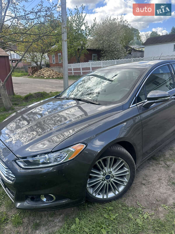 Седан Ford Fusion 2016 в 