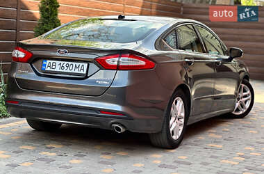 Седан Ford Fusion 2015 в 