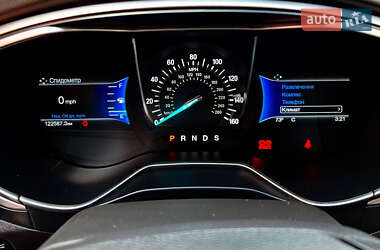 Седан Ford Fusion 2015 в 