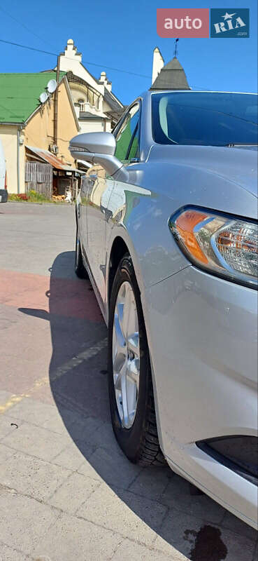 Седан Ford Fusion 2015 в Львові