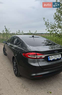 Седан Ford Fusion 2016 в 