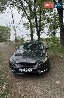 Седан Ford Fusion 2016 в 