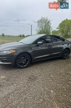 Седан Ford Fusion 2016 в 