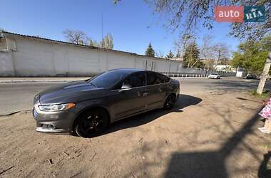 Седан Ford Fusion 2015 в 