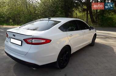 Седан Ford Fusion 2015 в 