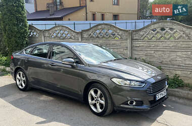 Седан Ford Fusion 2015 в 