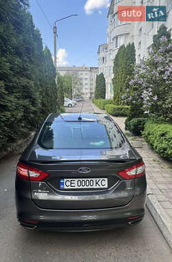Седан Ford Fusion 2015 в 
