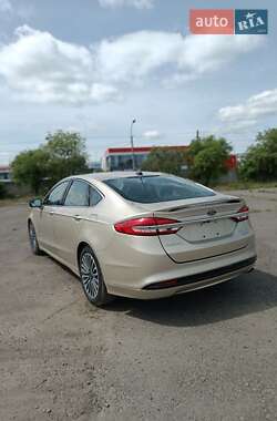 Седан Ford Fusion 2019 в 
