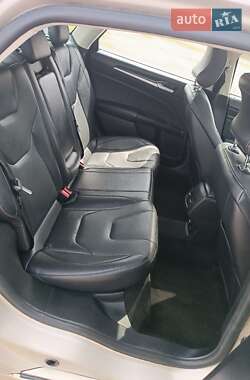 Седан Ford Fusion 2019 в 
