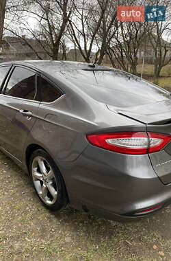 Седан Ford Fusion 2014 в 