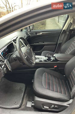 Седан Ford Fusion 2014 в 