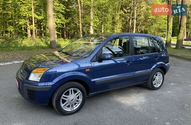 Хэтчбек Ford Fusion 2008 в 
