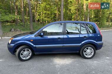 Хэтчбек Ford Fusion 2008 в 